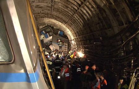 Крушение поезда метро в Москве 15 июля 2015. Фото © РИА "Новости"
